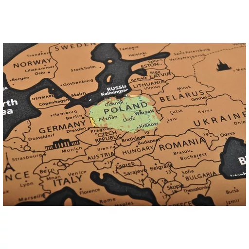 Luxus kivitelű kaparós világtérkép arany fedőréteggel és az országok zászlóival, utazási dekorációként