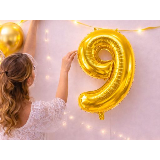 Arany 9-es szám lufi születésnapra