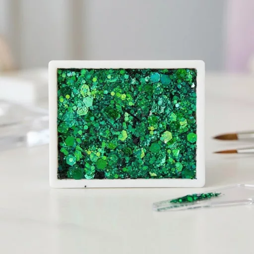 KiviArt Glitter Cream 'Shiny Leaves' irizáló zöld csillámkrém arcra és hajra, vegán viaszos formula